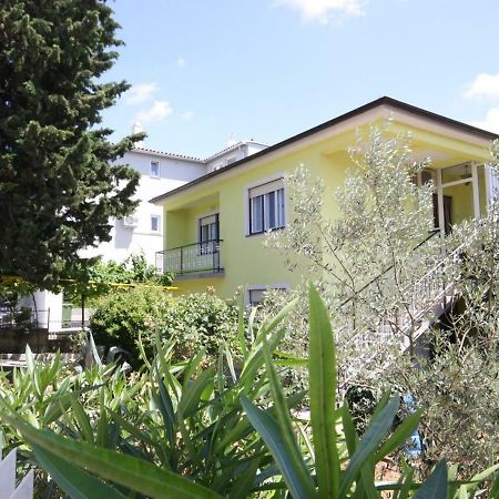 Two Bedroom Apartment, Nice Neighborhood, Free Parking, Wifi Пула Экстерьер фото