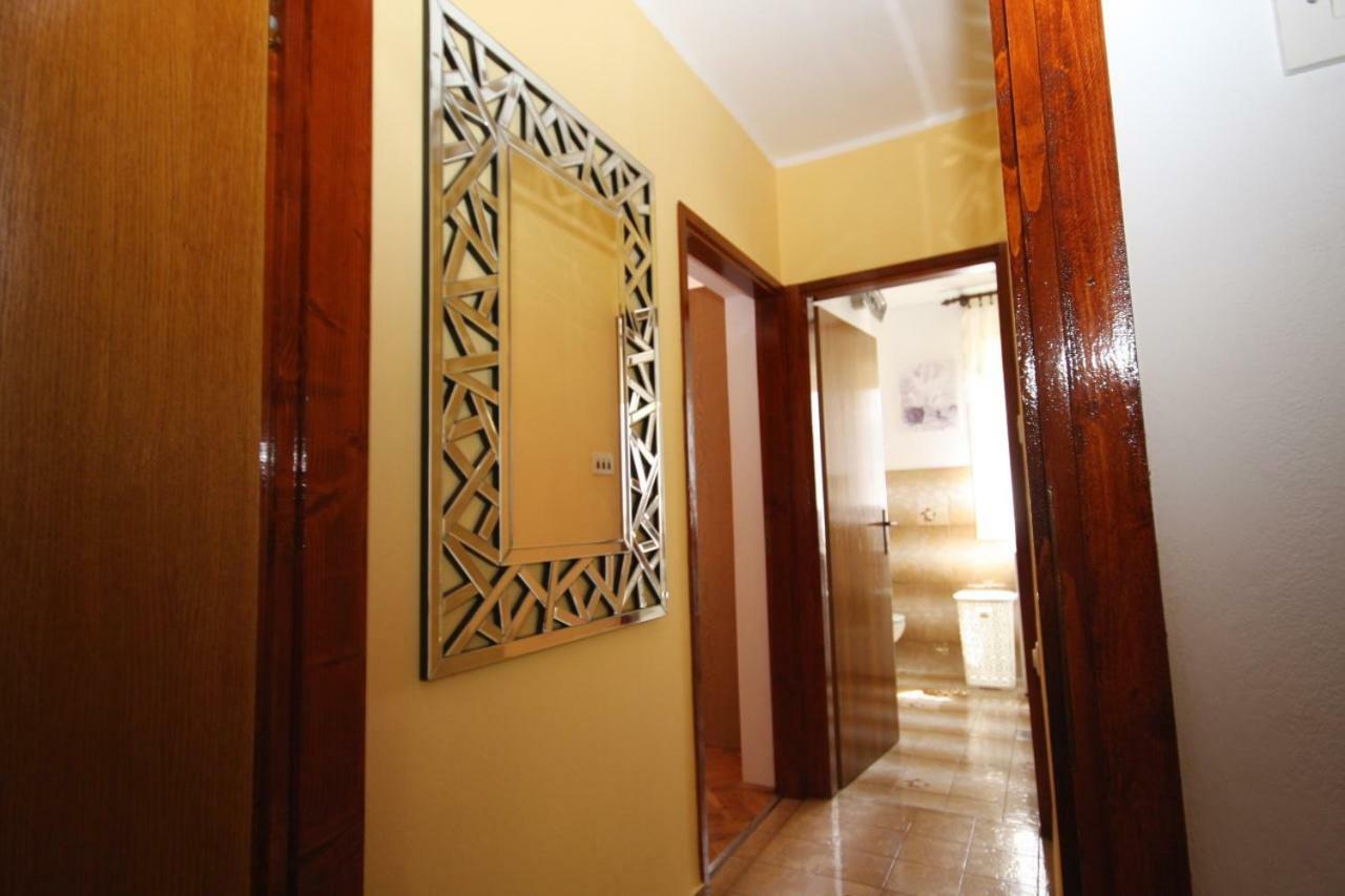Two Bedroom Apartment, Nice Neighborhood, Free Parking, Wifi Пула Экстерьер фото