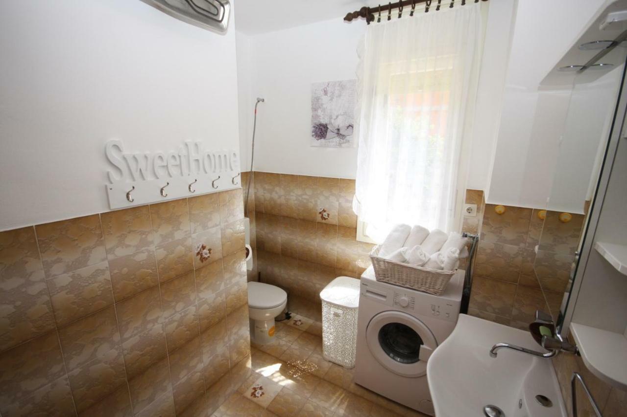 Two Bedroom Apartment, Nice Neighborhood, Free Parking, Wifi Пула Экстерьер фото