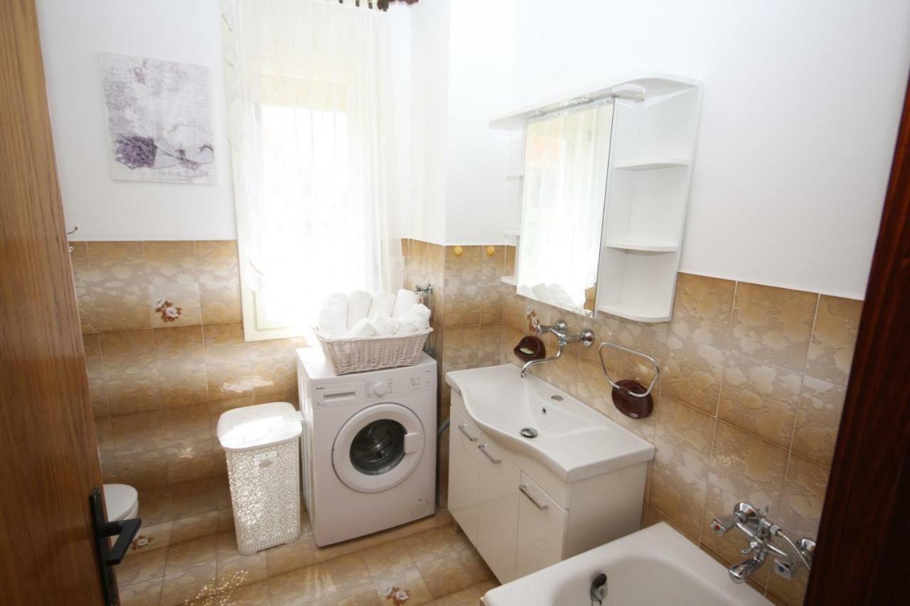 Two Bedroom Apartment, Nice Neighborhood, Free Parking, Wifi Пула Экстерьер фото