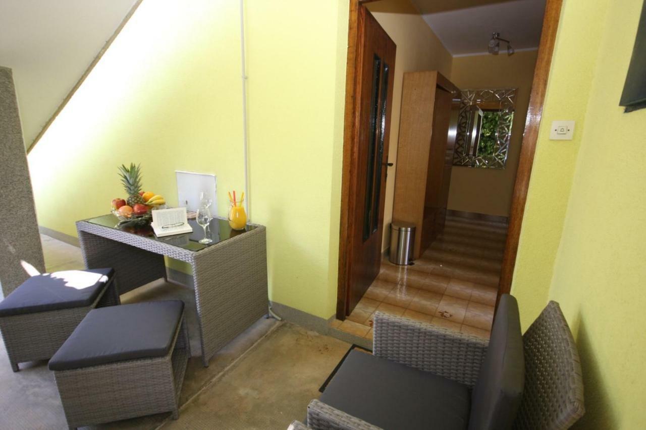 Two Bedroom Apartment, Nice Neighborhood, Free Parking, Wifi Пула Экстерьер фото